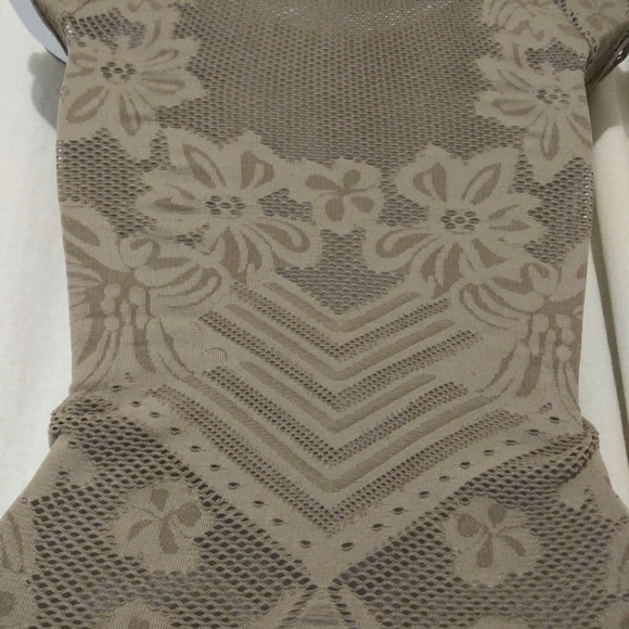 Hardly Worn Stretchy Net Detailed Sexy Shirt Top - Picture 4 of 5